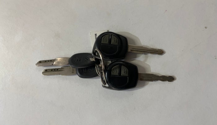 2016 Maruti Swift VXI, Petrol, Manual, 39,629 km, Key Close Up