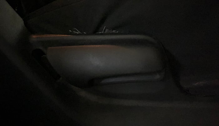 2016 Maruti Swift VXI, Petrol, Manual, 39,629 km, Driver Side Adjustment Panel