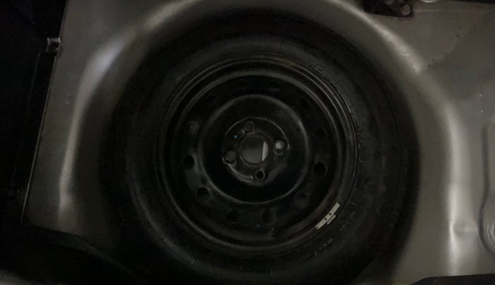 2016 Maruti Swift VXI, Petrol, Manual, 39,629 km, Spare Tyre