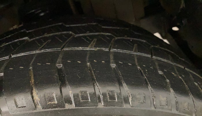 2022 Mahindra SCORPIO CLASSIC S11 7STR, Diesel, Manual, 81,101 km, Right Front Tyre Tread