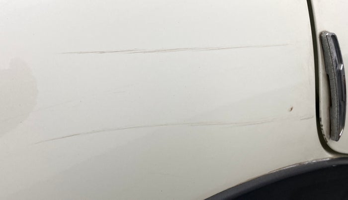 2019 Mahindra XUV500 W7, Diesel, Manual, 1,07,099 km, Right quarter panel - Minor scratches