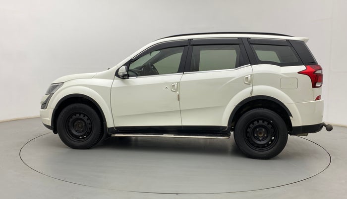 2019 Mahindra XUV500 W7, Diesel, Manual, 1,07,099 km, Left Side