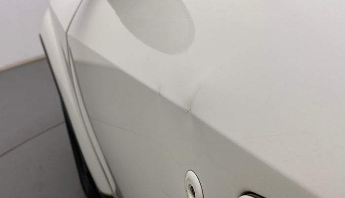 2019 Mahindra XUV500 W7, Diesel, Manual, 1,07,099 km, Front passenger door - Slightly dented