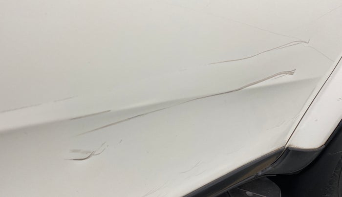 2019 Mahindra XUV500 W7, Diesel, Manual, 1,07,099 km, Driver-side door - Minor scratches