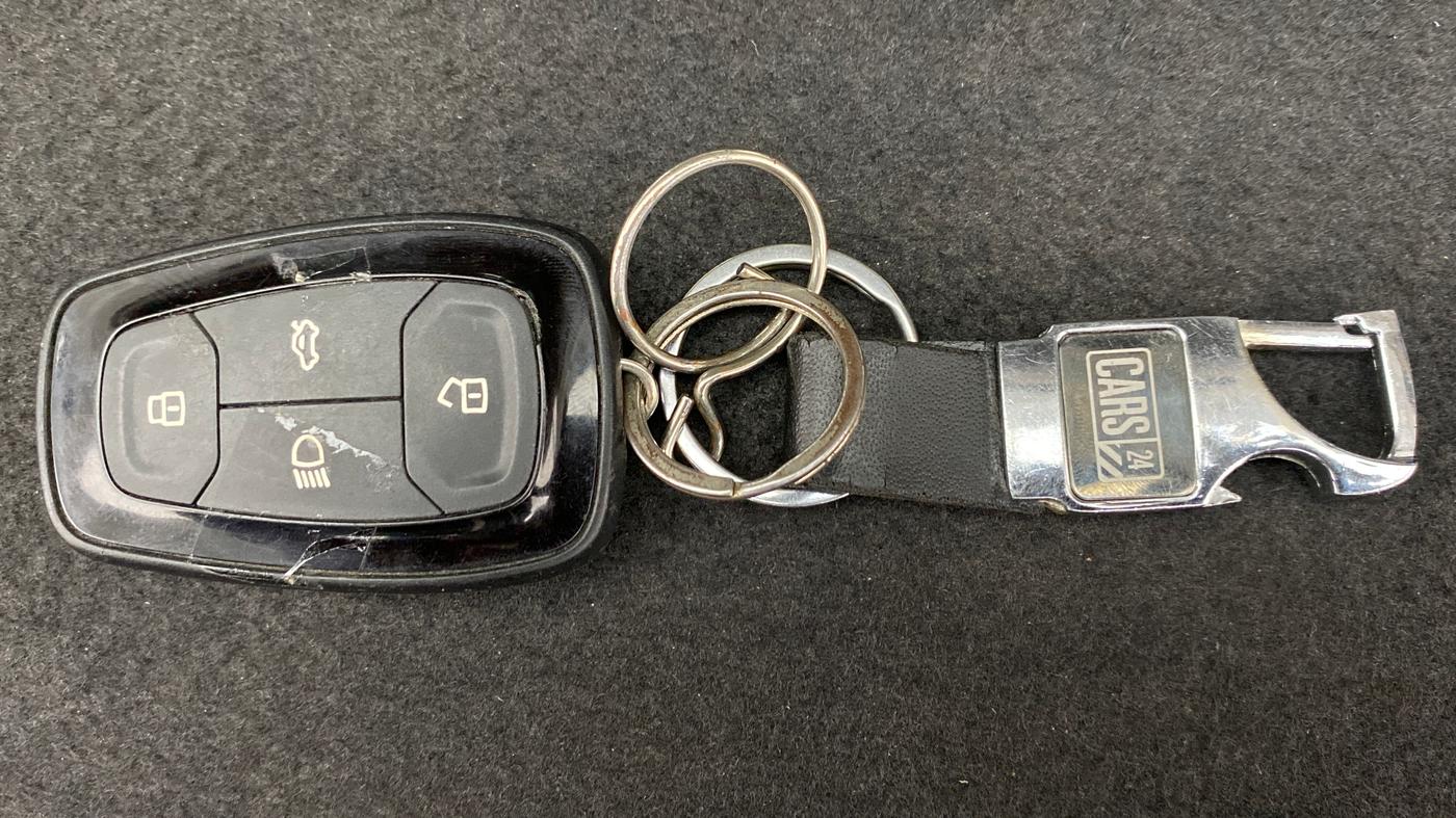 2020 Tata NEXON XZ+ 1.2, Petrol, Manual, 26,079 km, Key Close Up