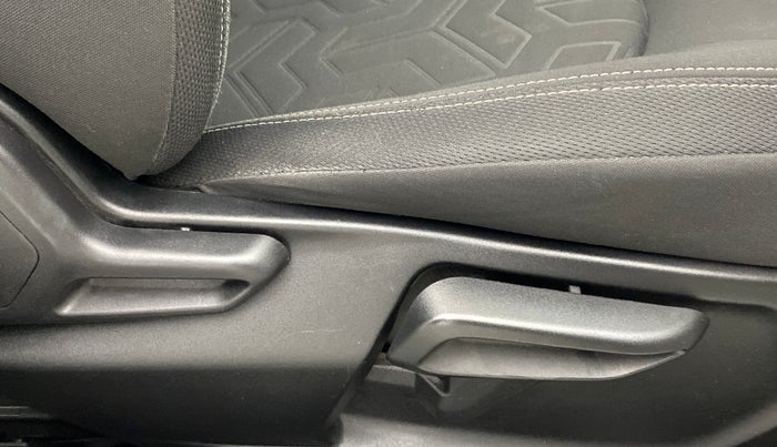 2020 Tata NEXON XZ+ 1.2, Petrol, Manual, 26,079 km, Driver Side Adjustment Panel