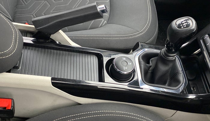 2020 Tata NEXON XZ+ 1.2, Petrol, Manual, 26,079 km, Gear Lever
