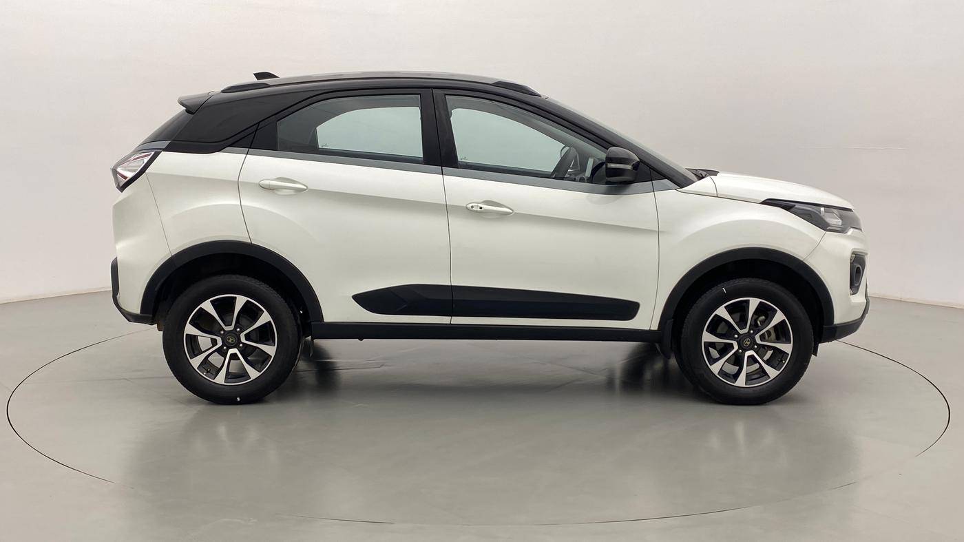 2020 Tata NEXON XZ+ 1.2, Petrol, Manual, 26,079 km, Right Side View