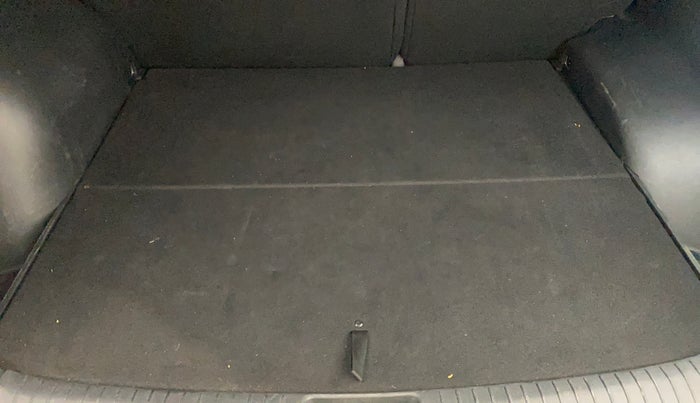 2017 Hyundai Creta SX PLUS AT 1.6 PETROL, Petrol, Automatic, 74,253 km, Boot Inside