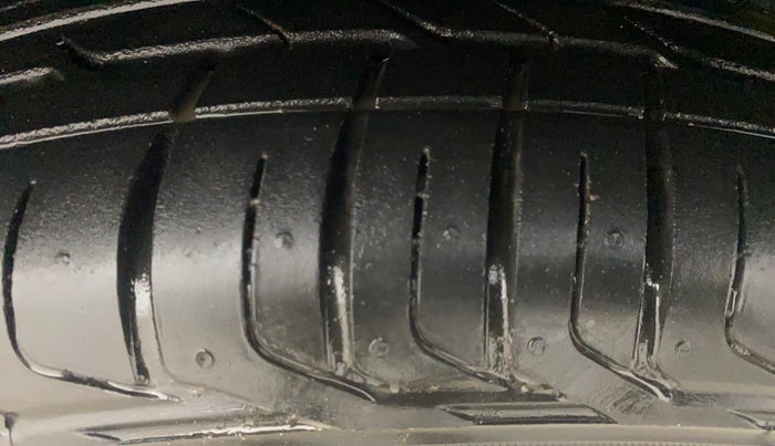 2020 Nissan MAGNITE XV PREMIUM TURBO (O), Petrol, Manual, 60,657 km, Right Front Tyre Tread