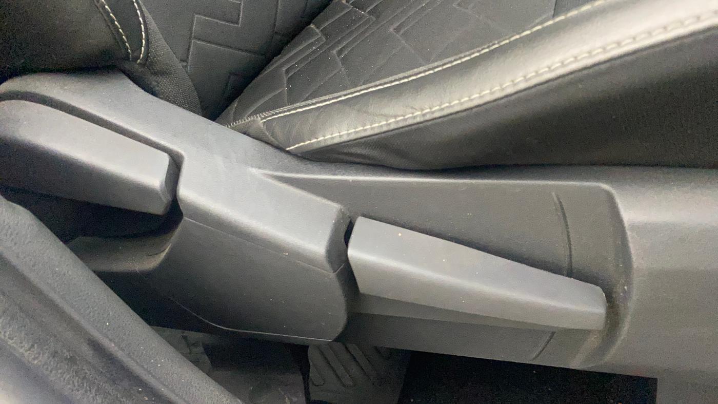2020 Nissan MAGNITE XV PREMIUM TURBO (O), Petrol, Manual, 60,657 km, Driver Side Adjustment Panel