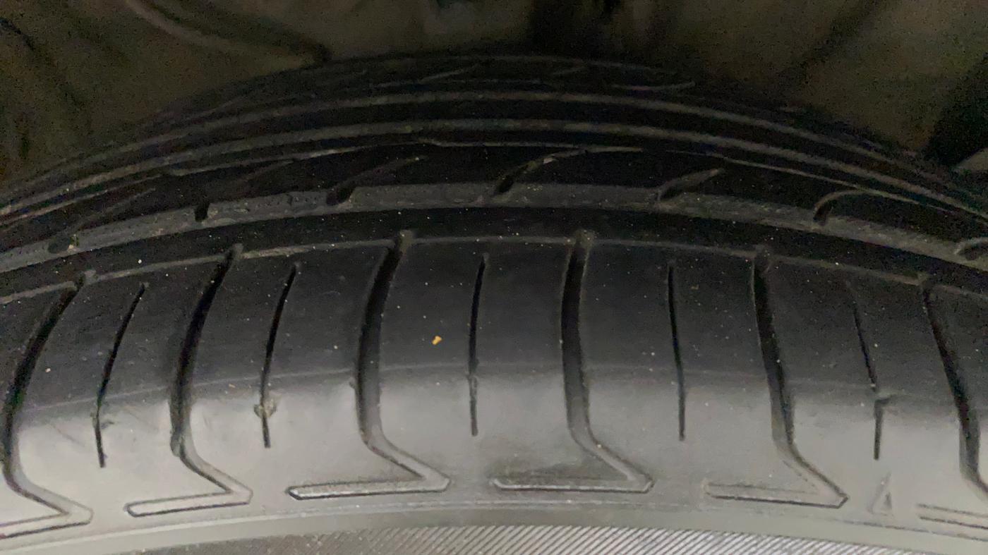 2020 KIA SELTOS GTX PLUS AT 1.5 DIESEL, Diesel, Automatic, 98,518 km, Right Front Tyre Tread