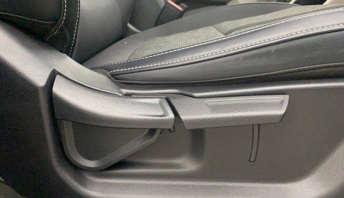 2024 KIA CARENS Prestige Plus (O) 1.5 Turbo DCT 7 STR, Petrol, Automatic, 14,306 km, Driver Side Adjustment Panel