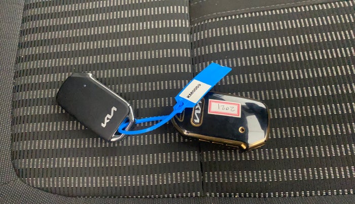 2024 KIA CARENS Prestige Plus (O) 1.5 Turbo DCT 7 STR, Petrol, Automatic, 14,306 km, Key Close Up