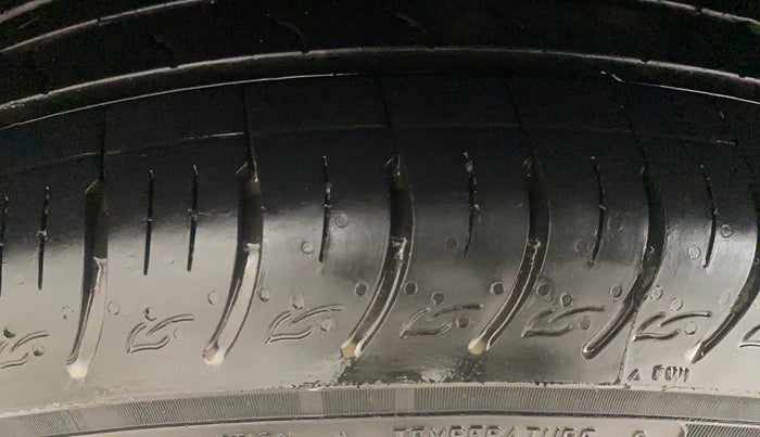 2024 KIA CARENS Prestige Plus (O) 1.5 Turbo DCT 7 STR, Petrol, Automatic, 14,306 km, Right Rear Tyre Tread