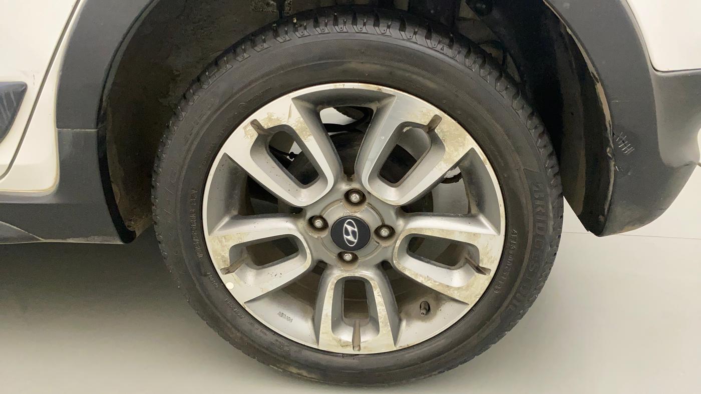 2015 Hyundai i20 Active 1.2 S, Petrol, Manual, 64,385 km, Left Rear Wheel