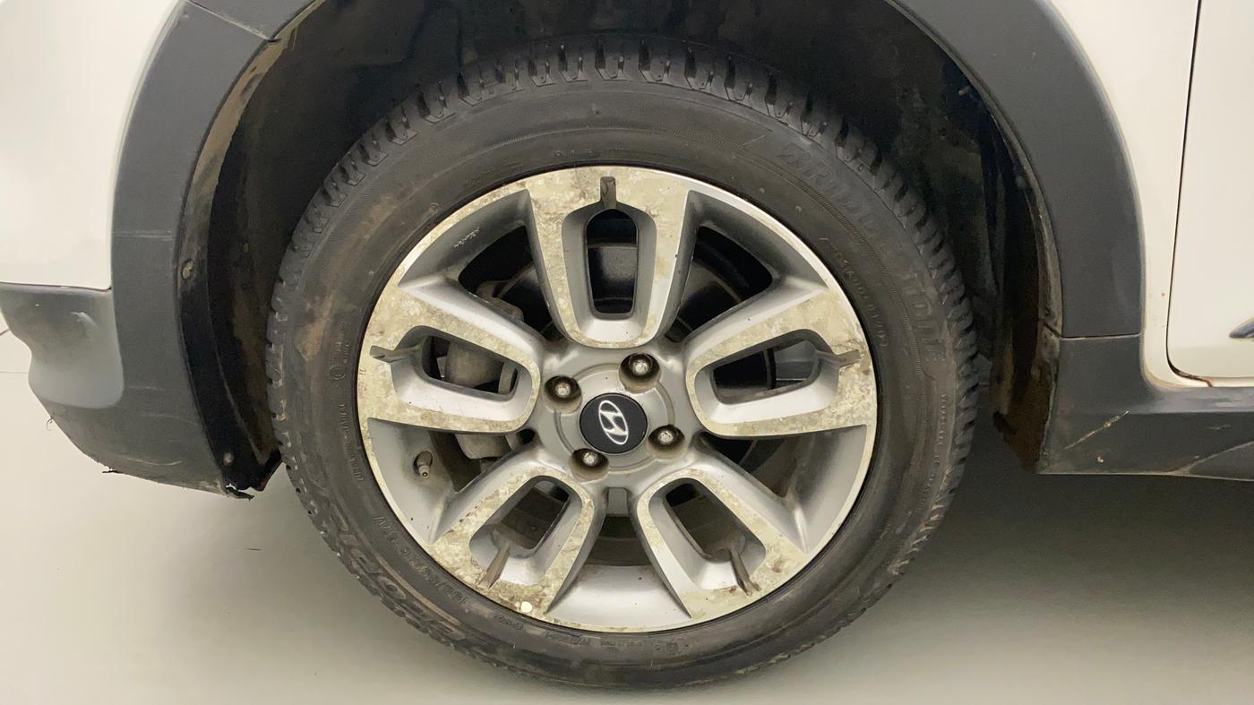 2015 Hyundai i20 Active 1.2 S, Petrol, Manual, 64,385 km, Left Front Wheel