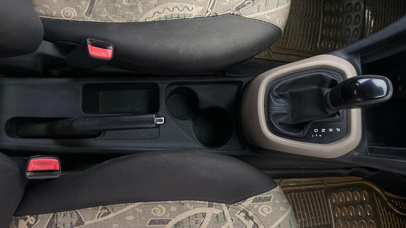 2015 Hyundai Xcent SX AT 1.2 (O), Petrol, Automatic, 63,866 km, Gear Lever