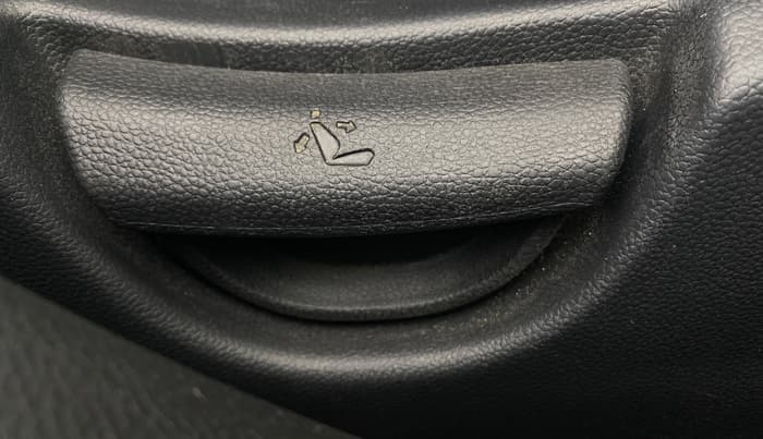 2015 Hyundai Xcent SX AT 1.2 (O), Petrol, Automatic, 63,866 km, Driver Side Adjustment Panel