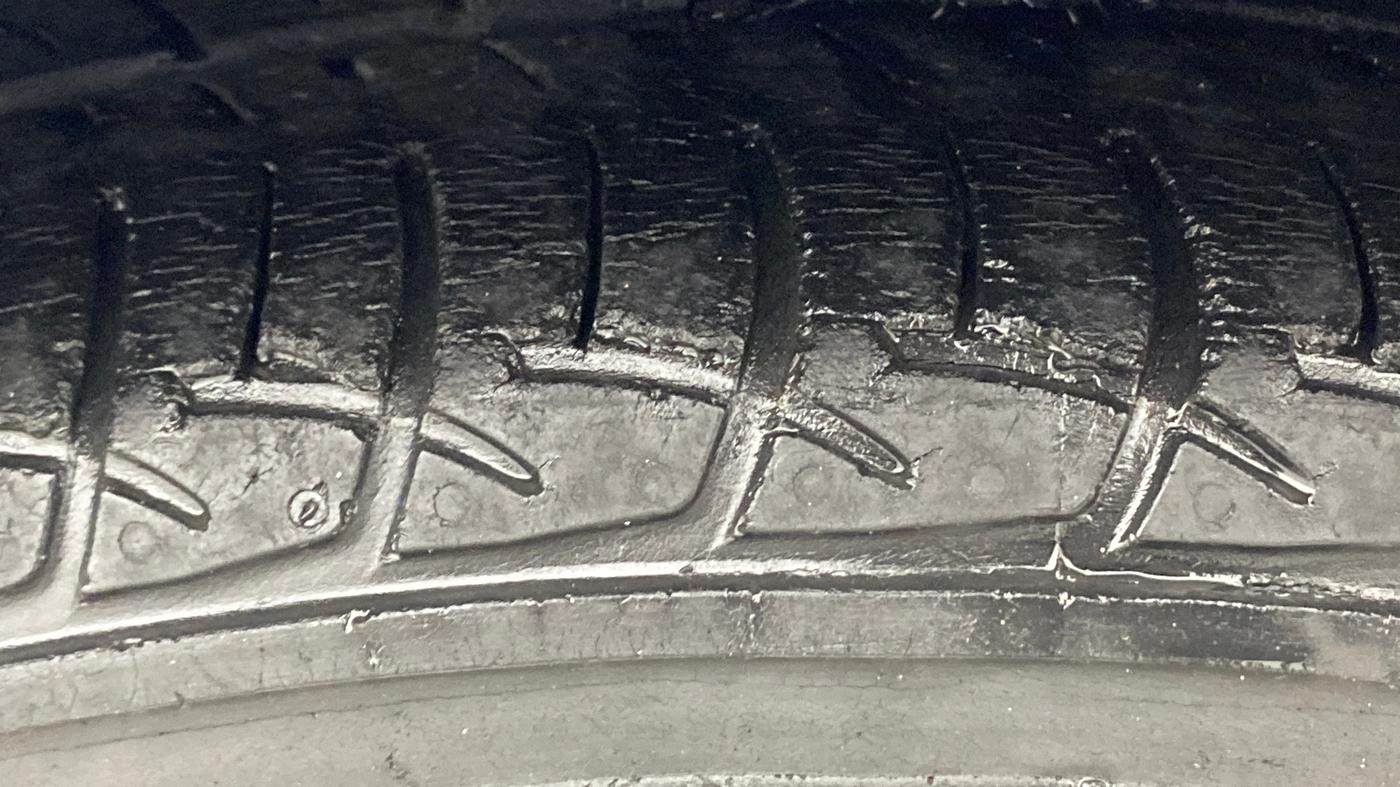 2015 Hyundai Xcent SX AT 1.2 (O), Petrol, Automatic, 63,866 km, Right Front Tyre Tread