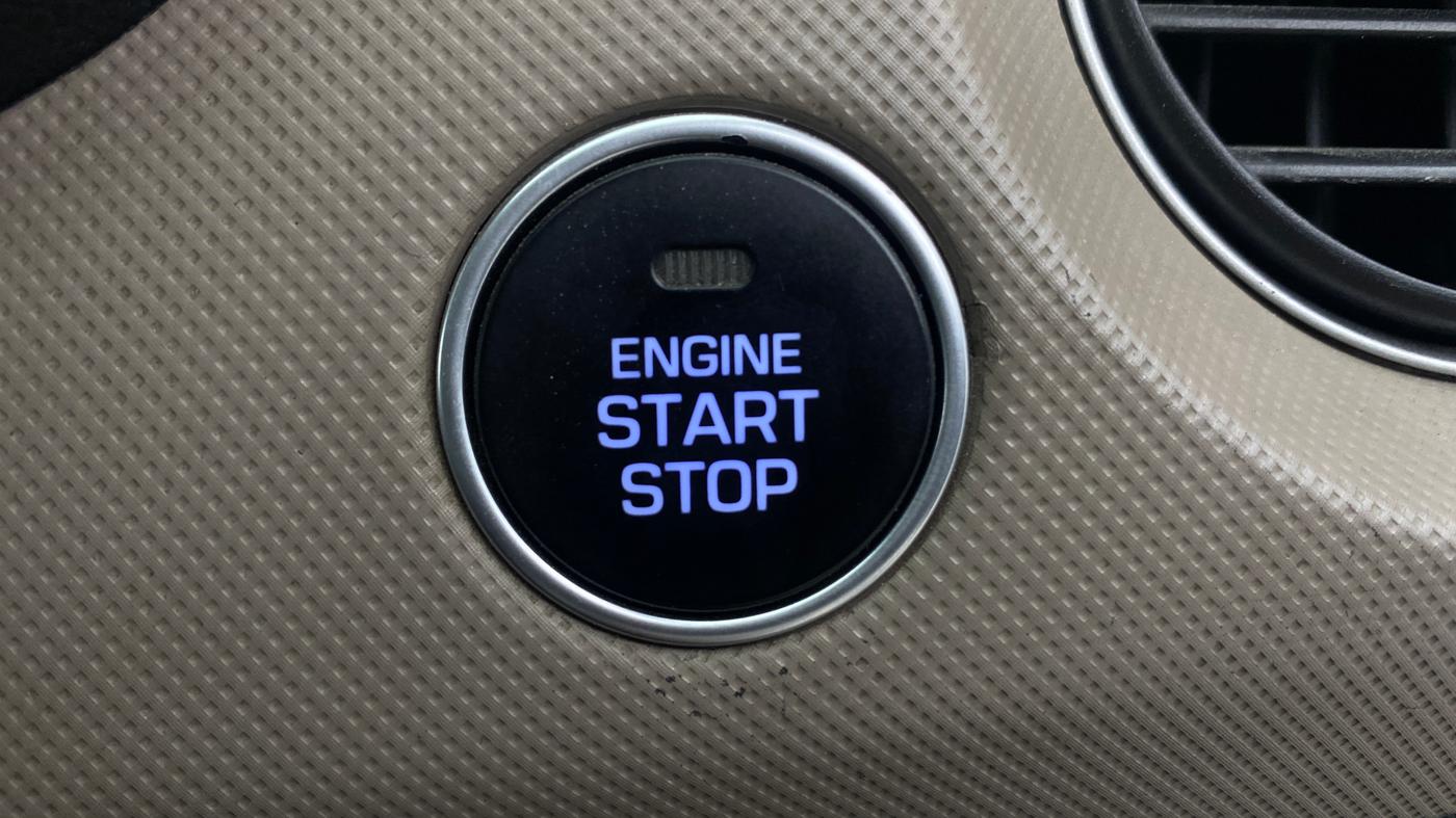 2015 Hyundai Xcent SX AT 1.2 (O), Petrol, Automatic, 63,866 km, Keyless Start/ Stop Button