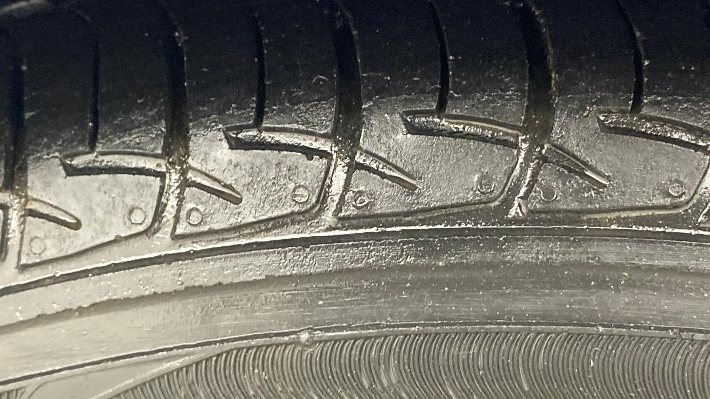 2015 Hyundai Xcent SX AT 1.2 (O), Petrol, Automatic, 63,866 km, Right Rear Tyre Tread