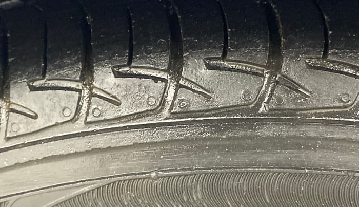 2015 Hyundai Xcent SX AT 1.2 (O), Petrol, Automatic, 63,866 km, Right Rear Tyre Tread