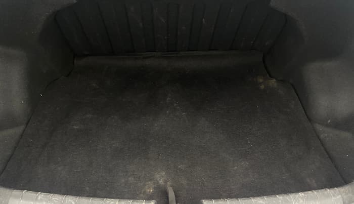 2015 Hyundai Xcent SX AT 1.2 (O), Petrol, Automatic, 63,866 km, Boot Inside