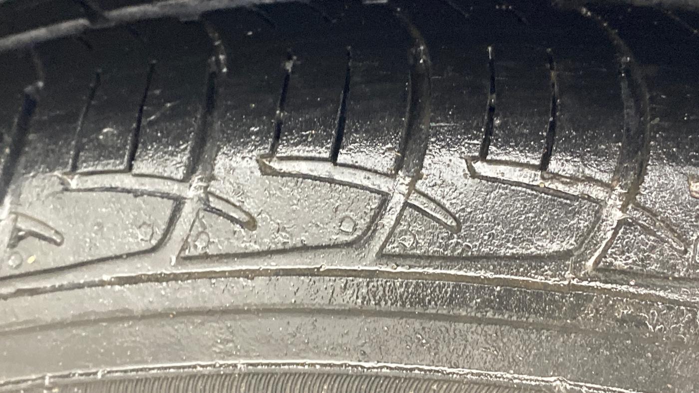 2015 Hyundai Xcent SX AT 1.2 (O), Petrol, Automatic, 63,866 km, Left Rear Tyre Tread