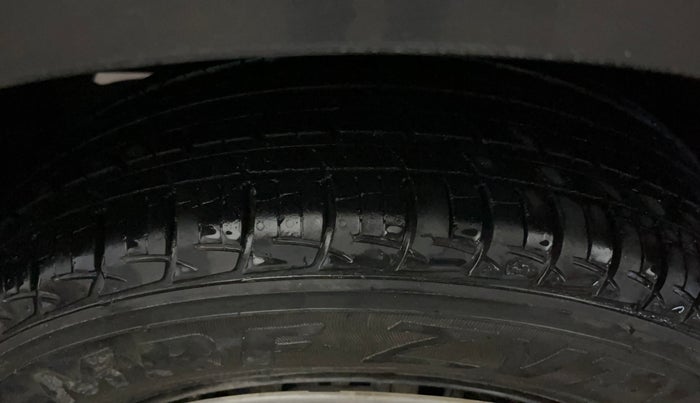 2016 Maruti Baleno DELTA PETROL 1.2, Petrol, Manual, 10,964 km, Left Front Tyre Tread