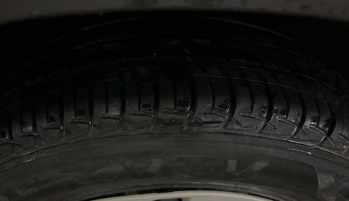 2016 Maruti Baleno DELTA PETROL 1.2, Petrol, Manual, 10,964 km, Right Rear Tyre Tread