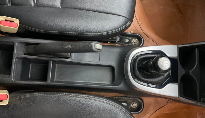 2017 Honda Jazz 1.2L I-VTEC V, Petrol, Manual, 1,00,405 km, Gear Lever