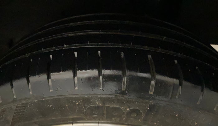 2020 Toyota Glanza V, Petrol, Manual, 37,798 km, Left Rear Tyre Tread