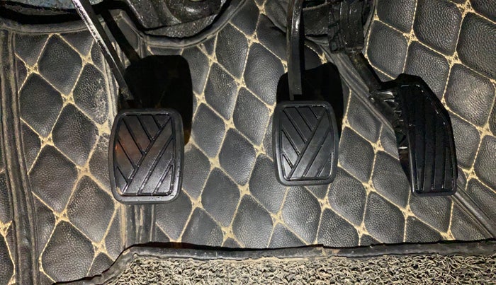 2020 Toyota Glanza V, Petrol, Manual, 37,798 km, Pedals