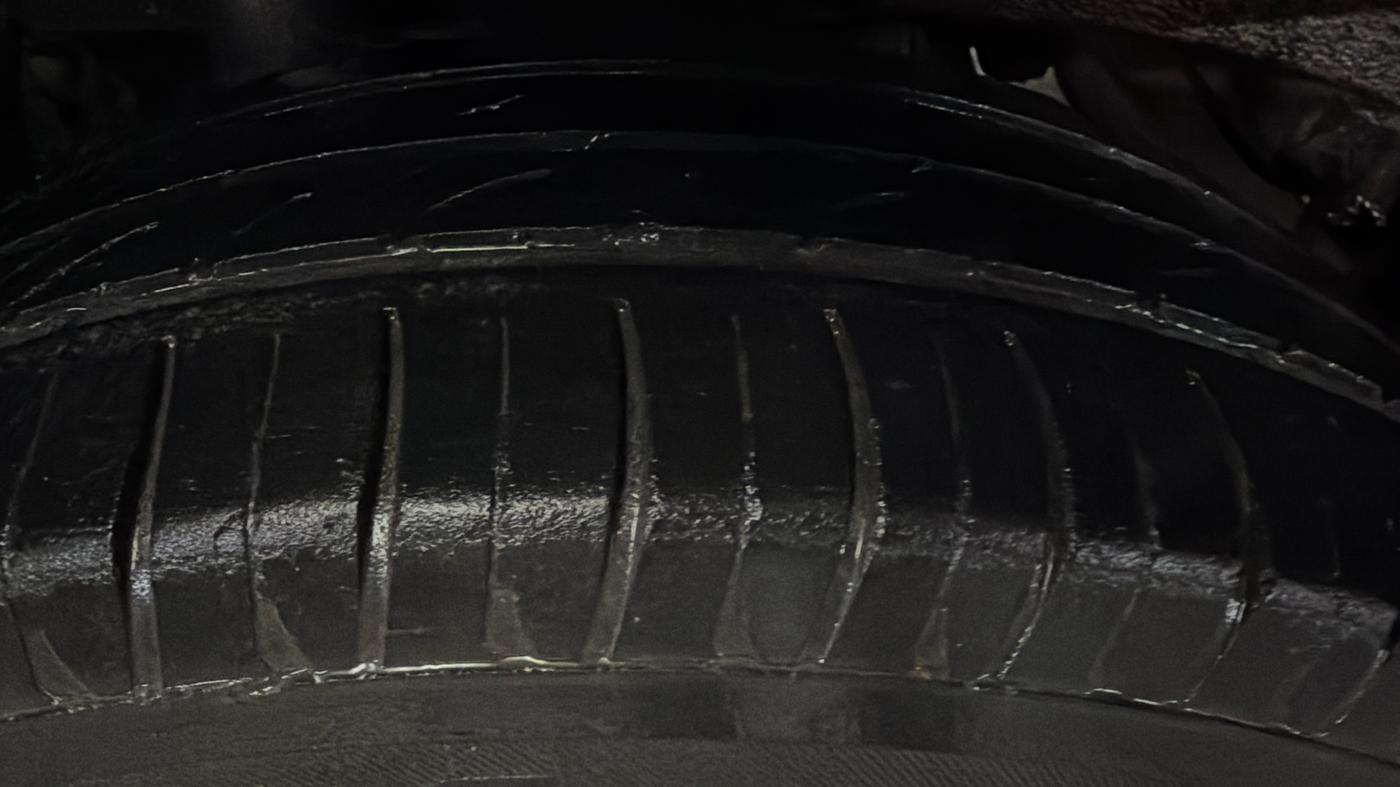2018 Mahindra Kuv100 K2 TRIP CNG, CNG, Manual, 82,024 km, Right Rear Tyre Tread