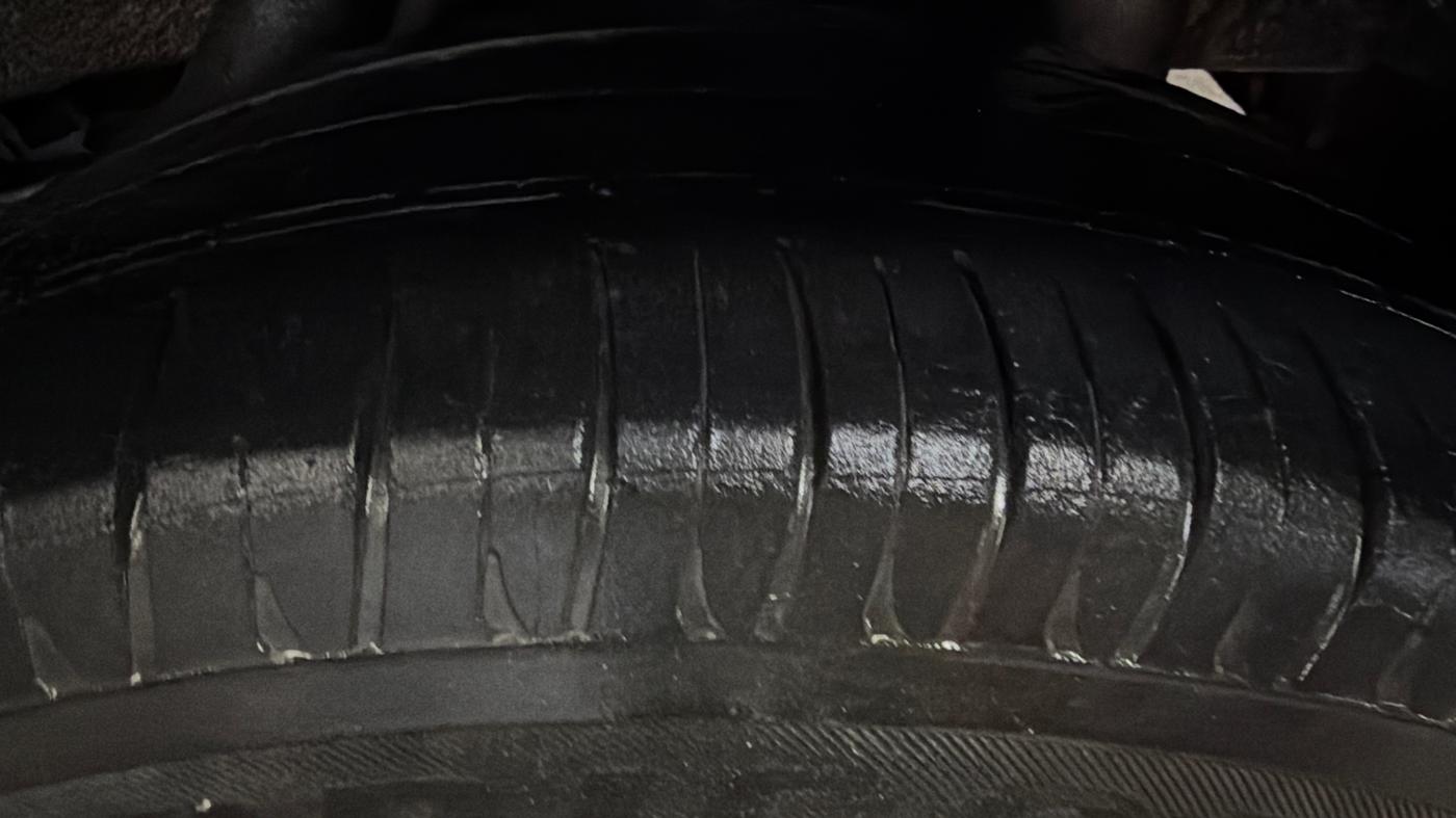 2018 Mahindra Kuv100 K2 TRIP CNG, CNG, Manual, 82,024 km, Left Rear Tyre Tread