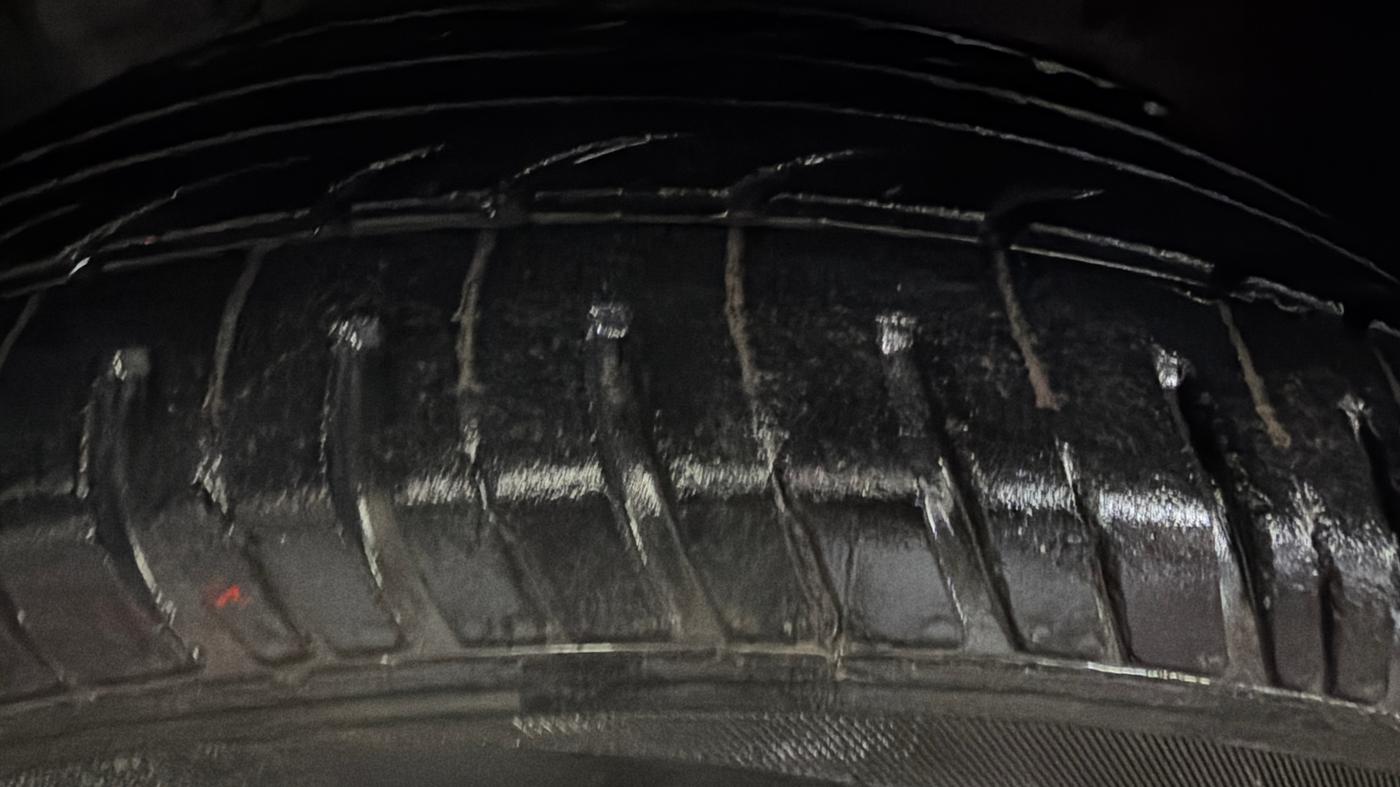 2018 Mahindra Kuv100 K2 TRIP CNG, CNG, Manual, 82,024 km, Left Front Tyre Tread