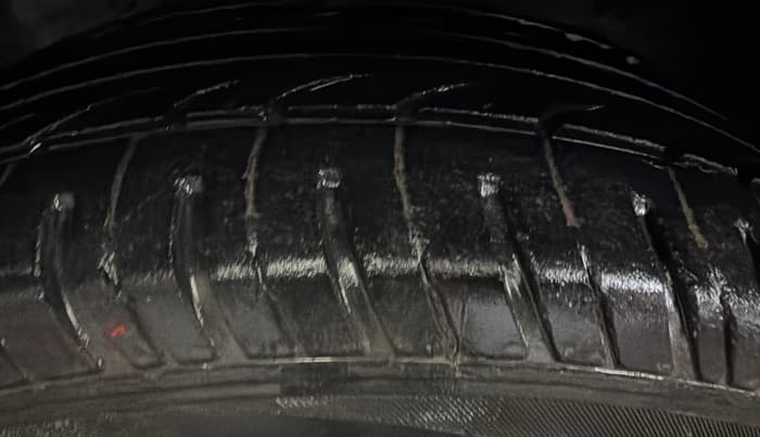 2018 Mahindra Kuv100 K2 TRIP CNG, CNG, Manual, 82,048 km, Left Front Tyre Tread