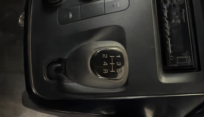 2018 Mahindra Kuv100 K2 TRIP CNG, CNG, Manual, 82,048 km, Gear Lever