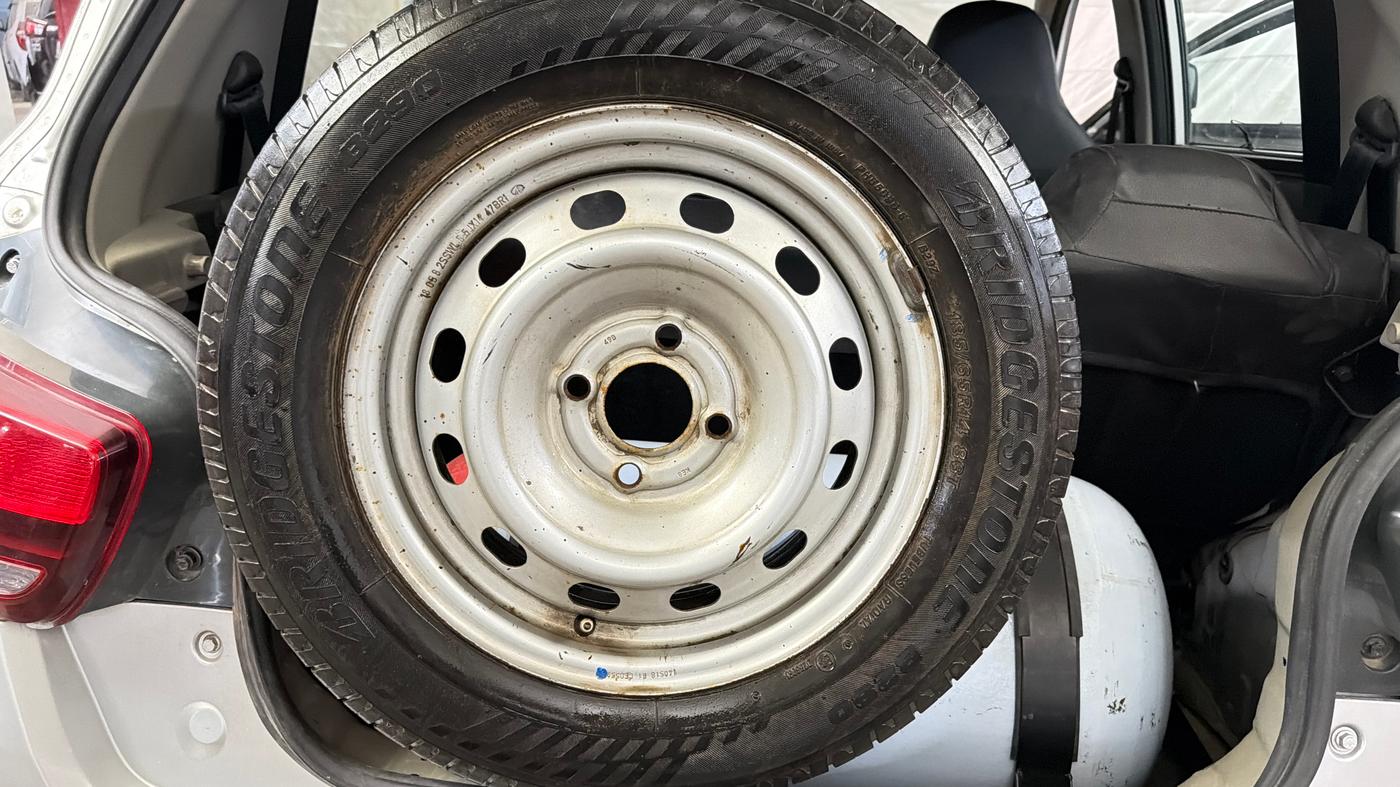 2018 Mahindra Kuv100 K2 TRIP CNG, CNG, Manual, 82,024 km, Spare Tyre