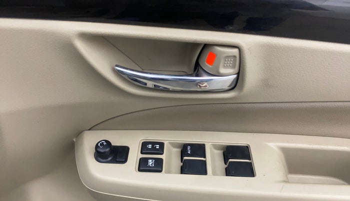 2018 Maruti Ciaz ZETA 1.4  MT PETROL, Petrol, Manual, 99,538 km, Driver Side Door Panels Control