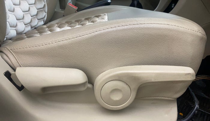 2018 Maruti Ciaz ZETA 1.4  MT PETROL, Petrol, Manual, 99,538 km, Driver Side Adjustment Panel