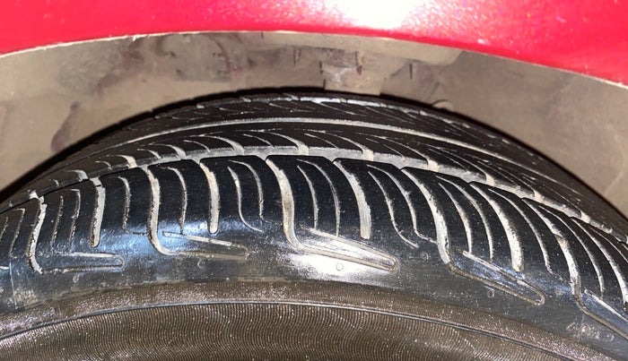 2014 Hyundai Verna FLUIDIC 1.6 VTVT SX, Petrol, Manual, 82,833 km, Left Front Tyre Tread