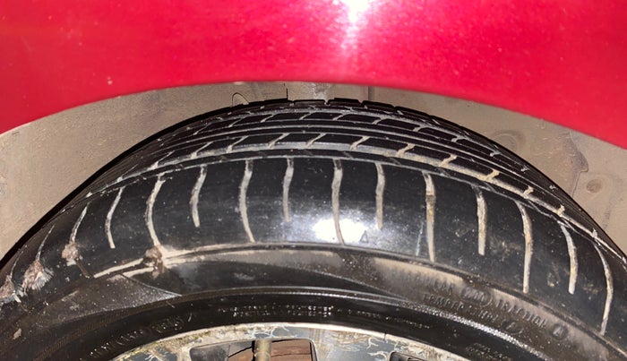 2014 Hyundai Verna FLUIDIC 1.6 VTVT SX, Petrol, Manual, 82,833 km, Right Front Tyre Tread