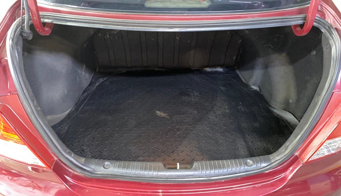 2014 Hyundai Verna FLUIDIC 1.6 VTVT SX, Petrol, Manual, 82,833 km, Boot Inside