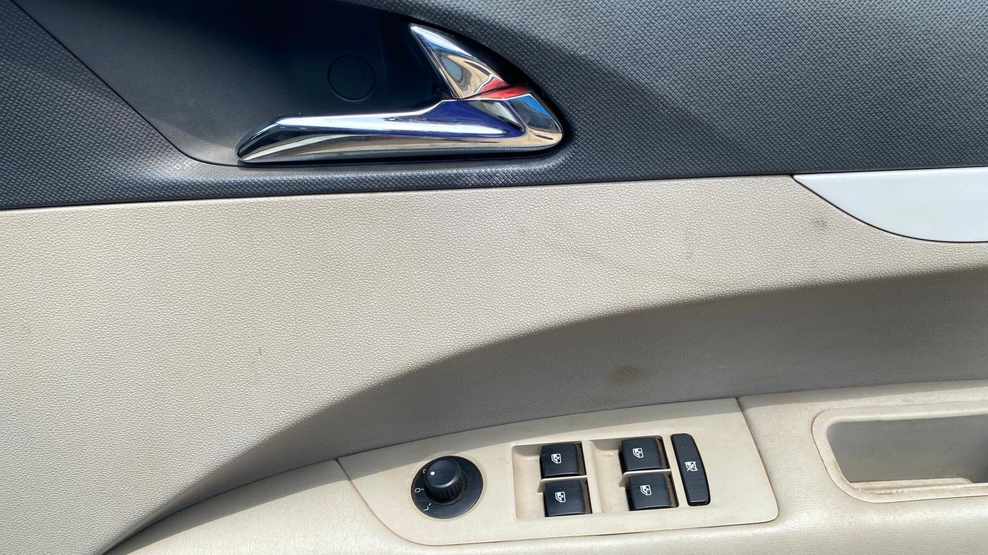 2020 Mahindra MARAZZO M6 8 STR, Diesel, Manual, 73,902 km, Driver Side Door Panels Control