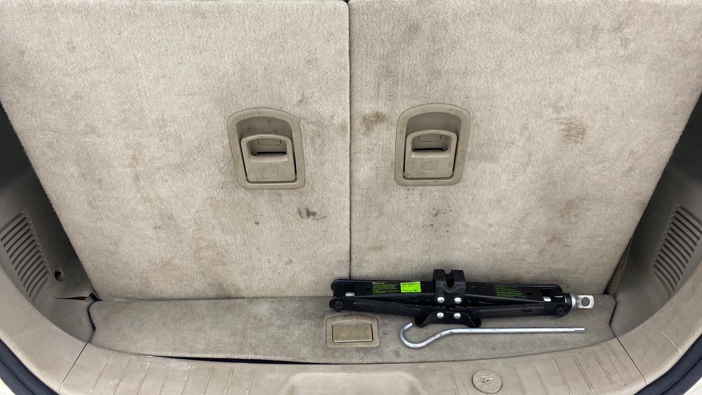 2017 Mahindra XUV500 G AT, Petrol, Automatic, 62,107 km, Boot Inside