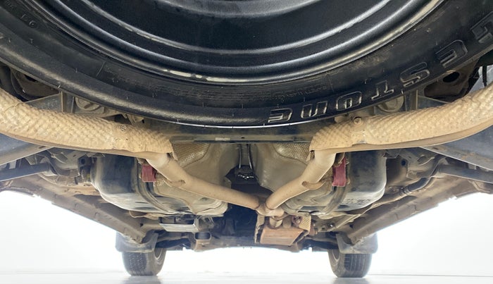 2017 Mahindra XUV500 G AT, Petrol, Automatic, 62,107 km, Rear Underbody