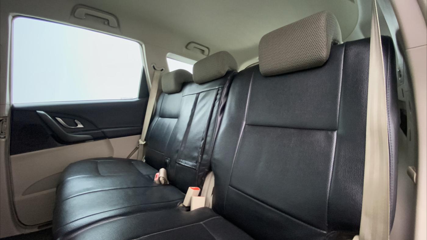 2017 Mahindra XUV500 G AT, Petrol, Automatic, 62,107 km, Right Side Rear Door Cabin