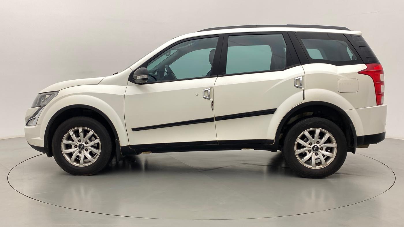 2017 Mahindra XUV500 G AT, Petrol, Automatic, 62,107 km, Left Side